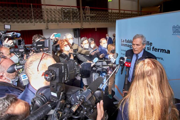 CINEMA E AUDIOVISIVO. ANICA: INDUSTRIA TORNA A CRESCERE E AUMENTA OCCUPAZIONE