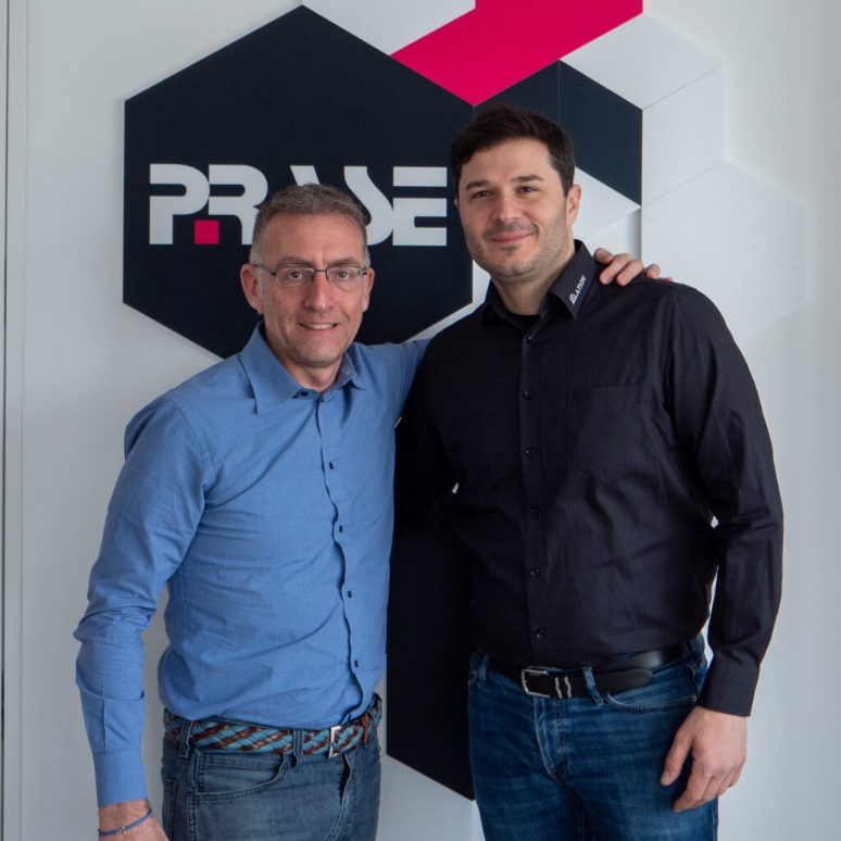Davide Buonasorte, Sales & Marketing Manager Resell, Pro, Broadcast in Prase con Frederik Afif, International Sales Manager di Elation - Prase Media Technologies